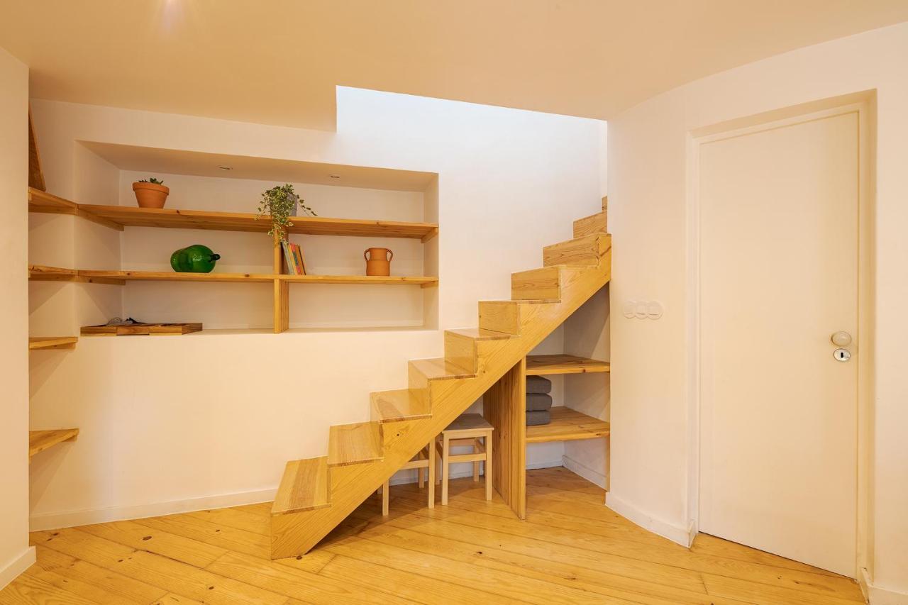 The Yellow House Spacious Duplex In Prazeres District 리스본 외부 사진